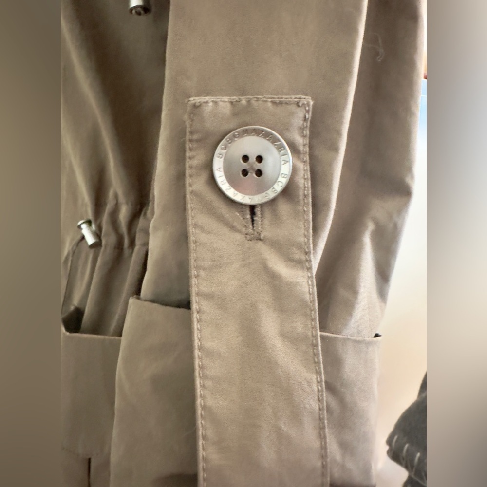 New BCBG Khaki Raincoatโ - Picture 7 of 9